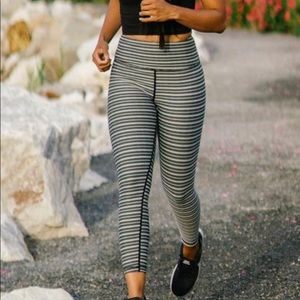 ZYIA Black Aztec Adrenaline Leggings 7/8 L (8-10)